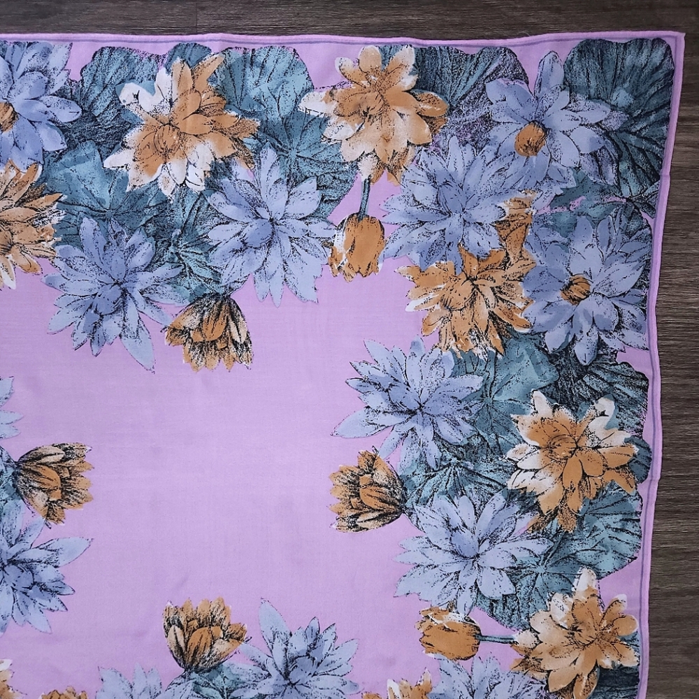 Vintage Vera Neumann Silk Scarf Floral Pattern Square Scarf 29" x 29" - Picture 5 of 8